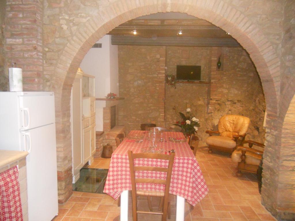Apartment Casa Antica Chianni Zimmer foto
